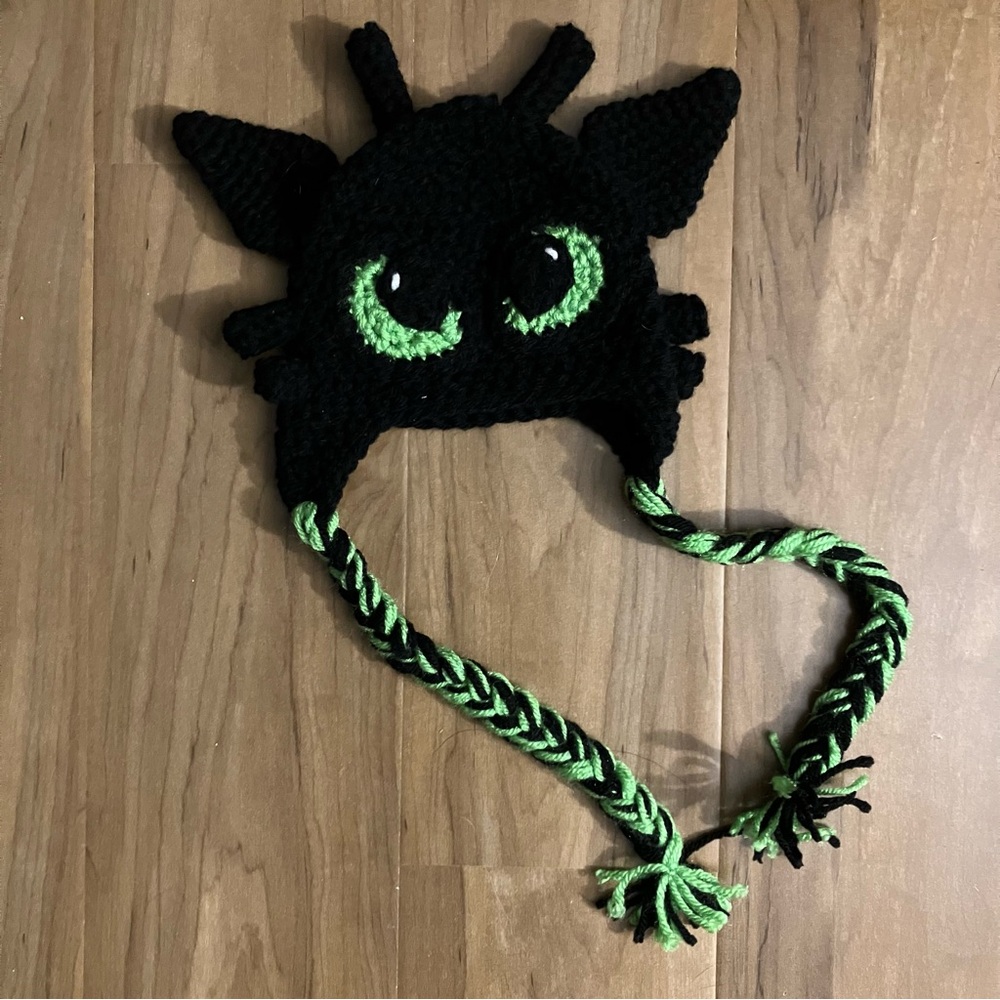 Kids Black and Green Knit Dragon Hat